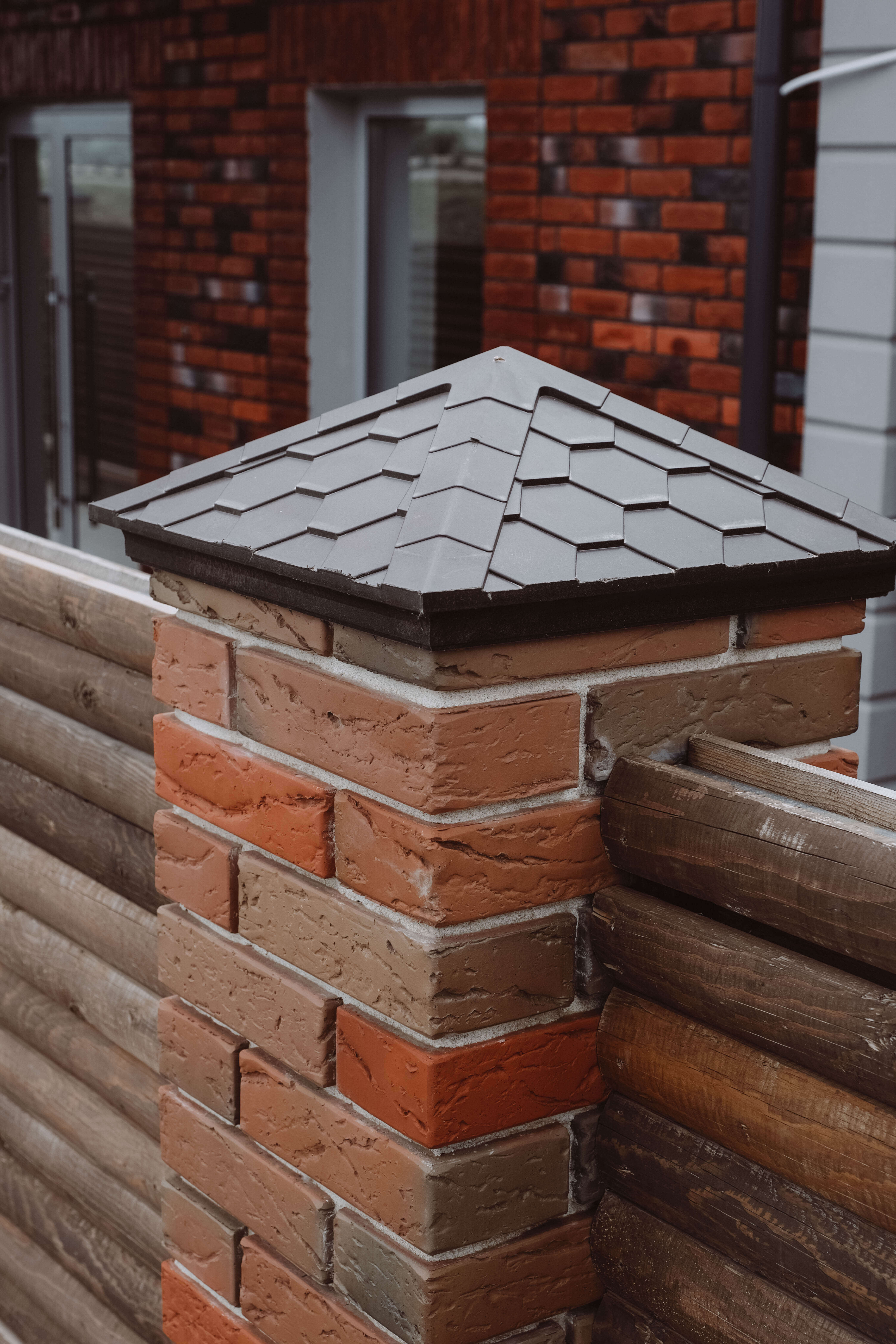 Колпак Zking Эверест Коричневый на столб 1.5х1.5 кирпича (390х390мм) в Орехово-Зуево фото