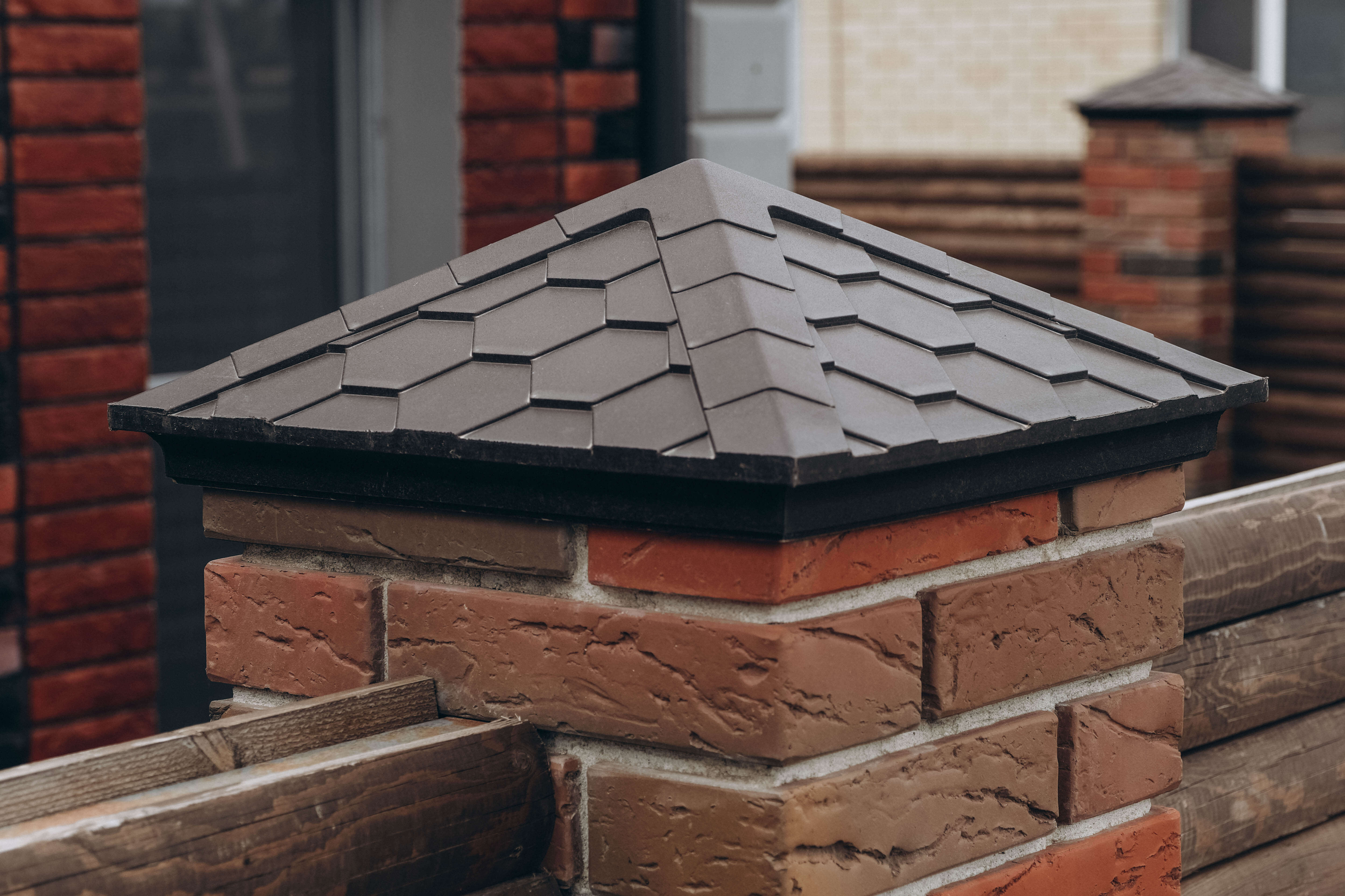 Колпак Zking Эверест Коричневый на столб 1.5х1.5 кирпича (390х390мм) в Орехово-Зуево фото